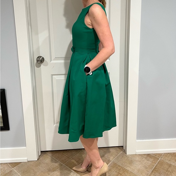 Green Dress - Picture 4 of 4